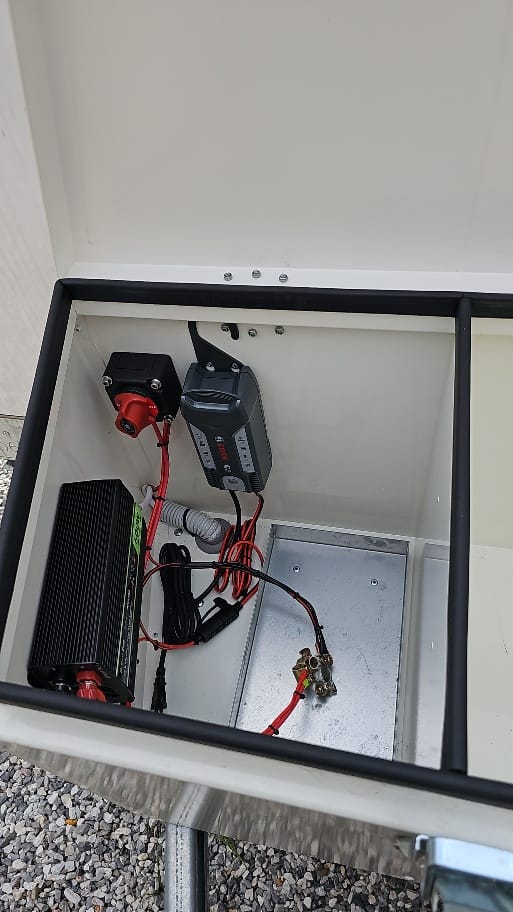 Remorque Vanholidays - Isolée et équipée en électricité – Image 24