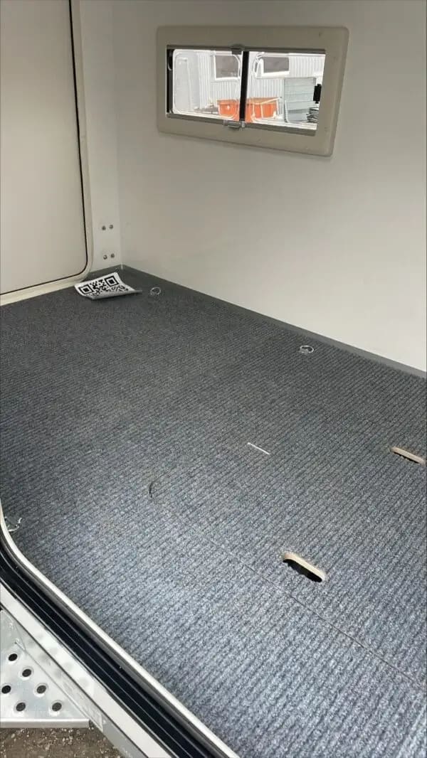 Remorque Vanholidays - Isolée et équipée en électricité – Image 7