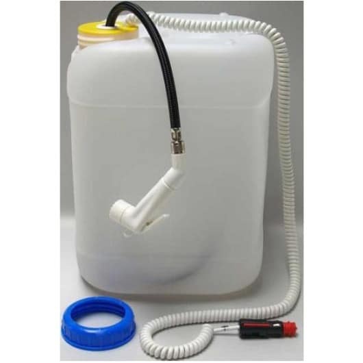 Jerricanes et pompes